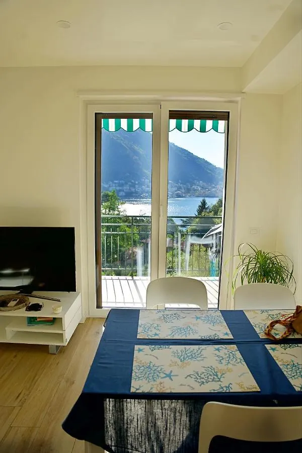 The Blue - Lake / City View Modern Apt Near Villa Olmo 코모 아파트