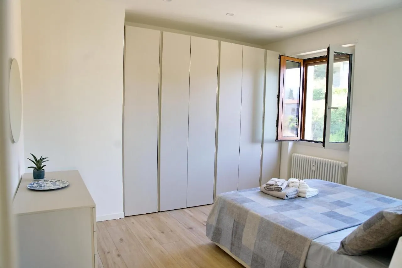 아파트 The Blue - Lake / City View Modern Apt Near Villa Olmo 코모
