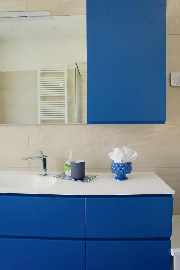 The Blue - Lake / City View Modern Apt Near Villa Olmo 코모 이탈리아