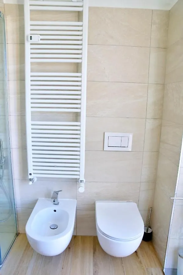 The Blue - Lake / City View Modern Apt Near Villa Olmo 코모 아파트