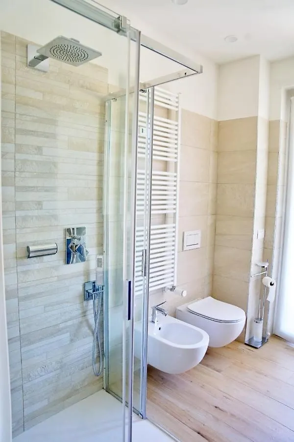 아파트 The Blue - Lake / City View Modern Apt Near Villa Olmo 코모 이탈리아